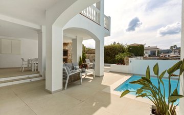 Property slide 18