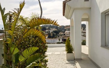 Property slide 31
