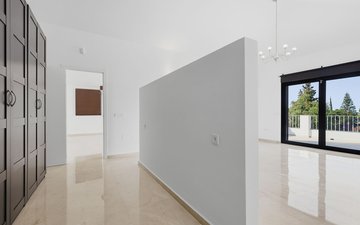 Property slide 32