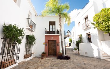 Property slide 17