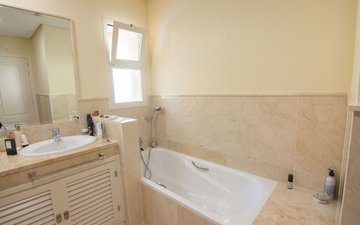 Property slide 18