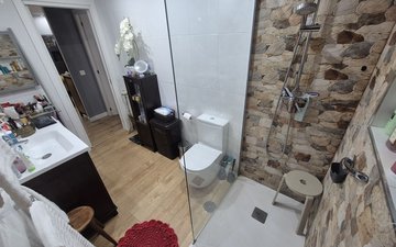 Property slide 21