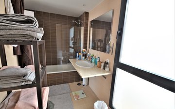 Property slide 34