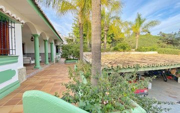 Property slide 10