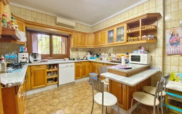 Property slide 18