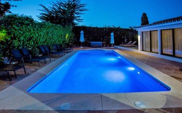 Property slide 32