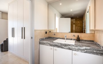 Property slide 22