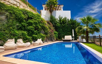 Property slide 14