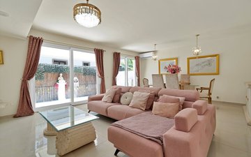 Property slide 10