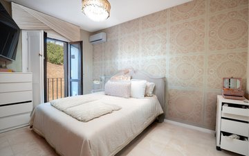 Property slide 18