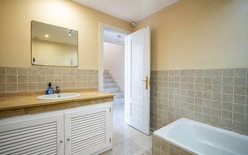Property slide 46