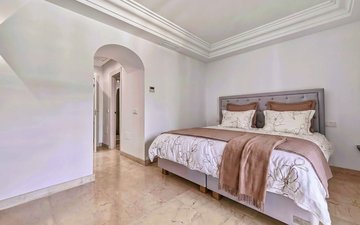 Property slide 15