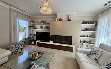 Property slide 80