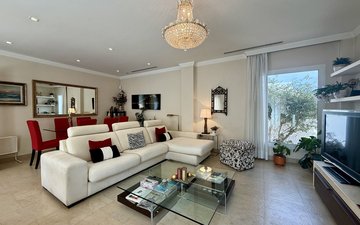 Property slide 82