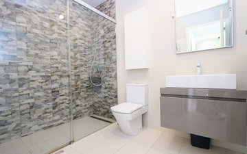Property slide 21