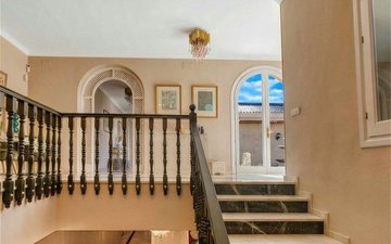 Property slide 32