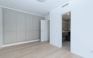 Property slide 32