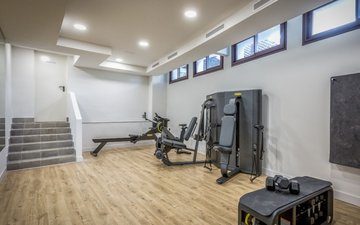 Property slide 32