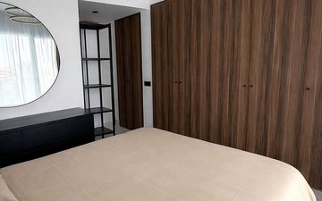 Property slide 32