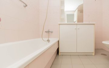 Property slide 32