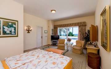 Property slide 18