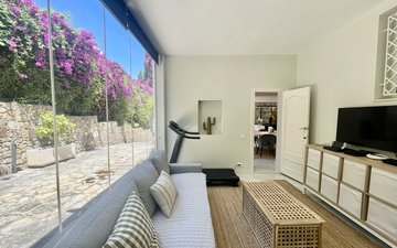 Property slide 17