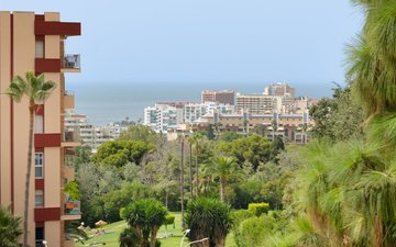 Property slide 22