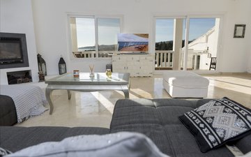 Property slide 10