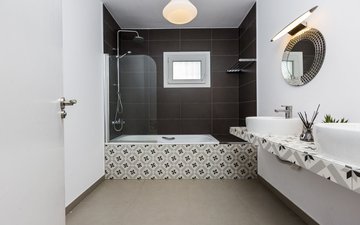 Property slide 21