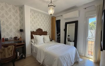 Property slide 10