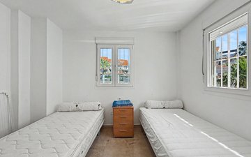Property slide 32