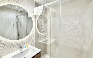Property slide 16