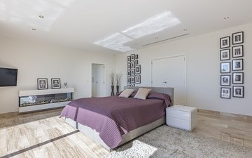 Property slide 25