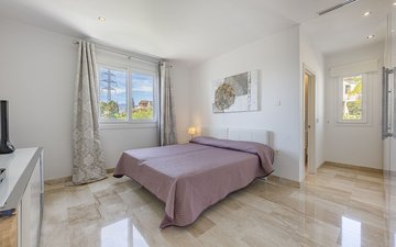 Property slide 40