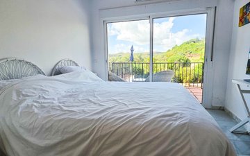 Property slide 17