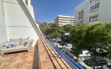 Property slide 44