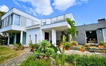 Property slide 25