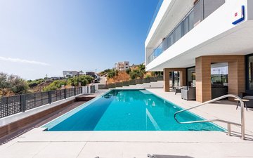 Property slide 32