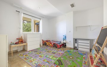 Property slide 25