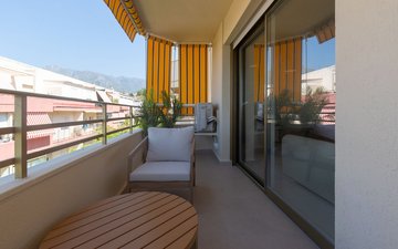 Property slide 32