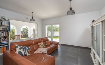 Property slide 10