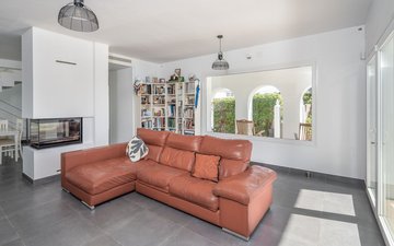 Property slide 9