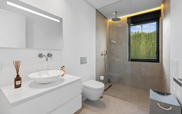 Property slide 32