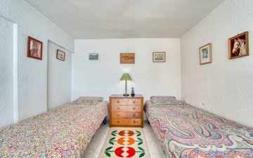 Property slide 25