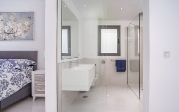Property slide 32