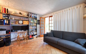 Property slide 19