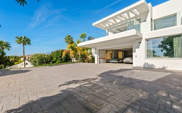 Property slide 20