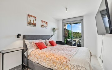 Property slide 22