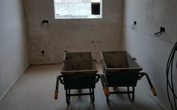 Property slide 32