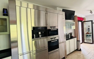 Property slide 32